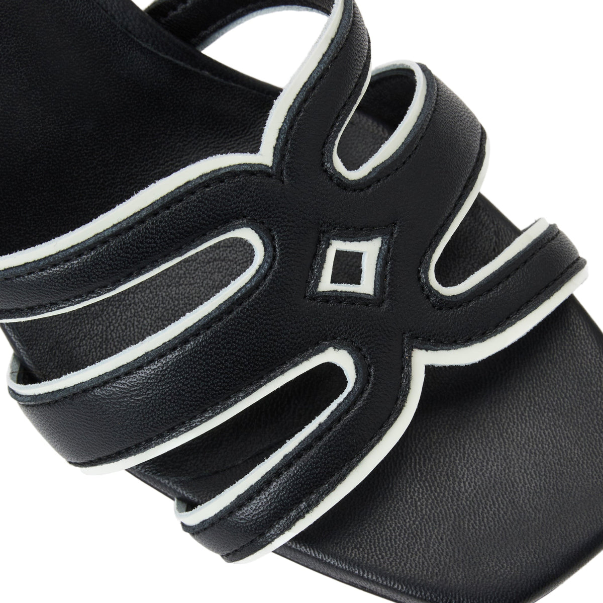 Bruno Magli Women Enora Black Nappa/Bone Black Nappa/Bone